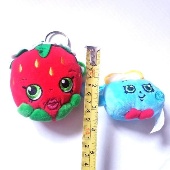 Shopkins Bundle - Small purse with two plush keychains - Picture 4 of 4